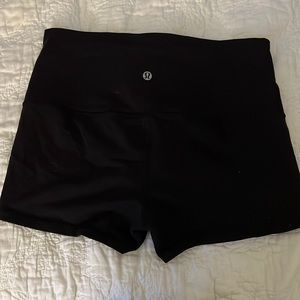 Lululemon wunderunder booty shorts
